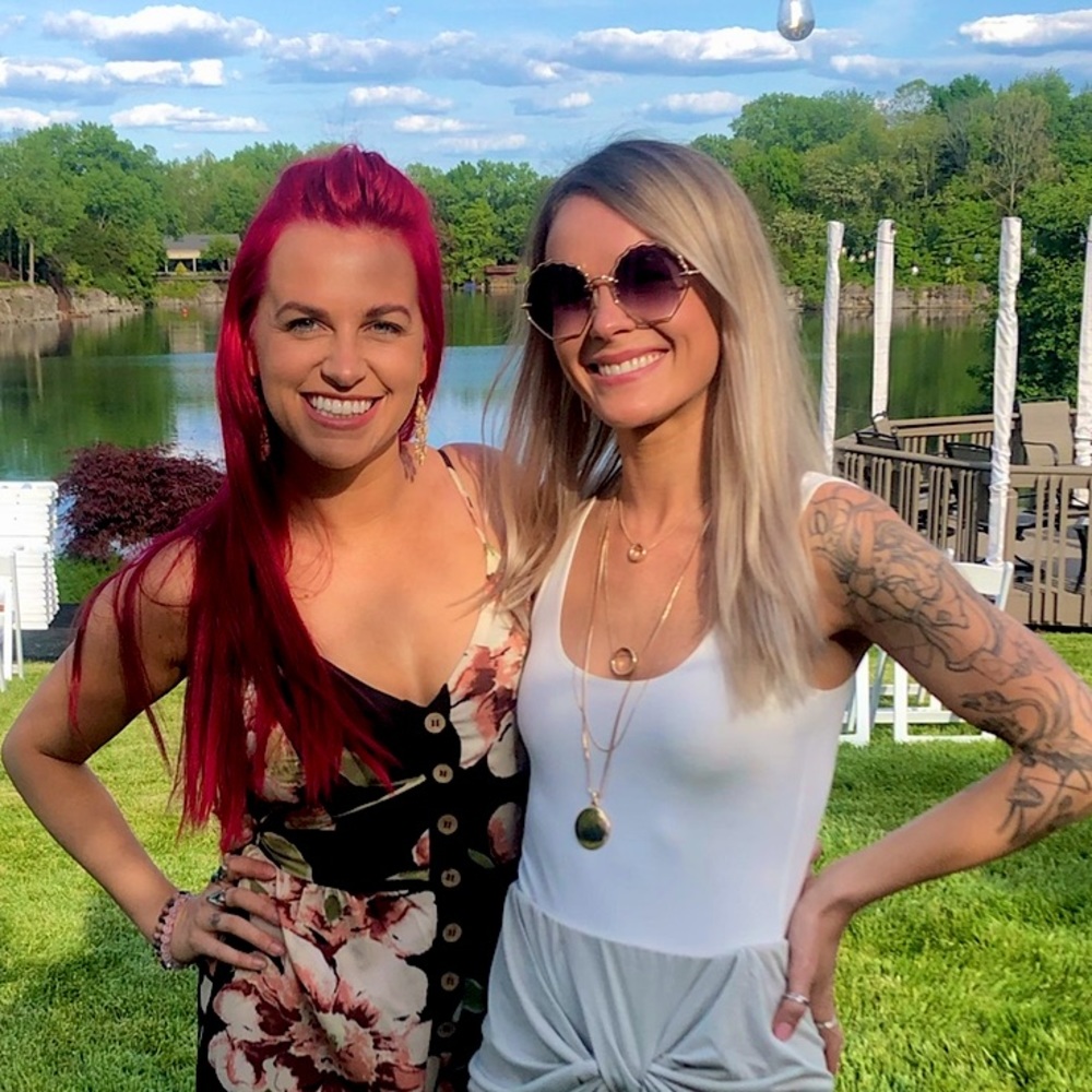 Meet your Poshers, Lindsey and Whitney